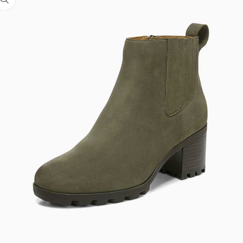 Vionic Wilma Olive Nubuck Ankle Boots Waterproof Worn Once Perfect Cond. Sz 7.5
